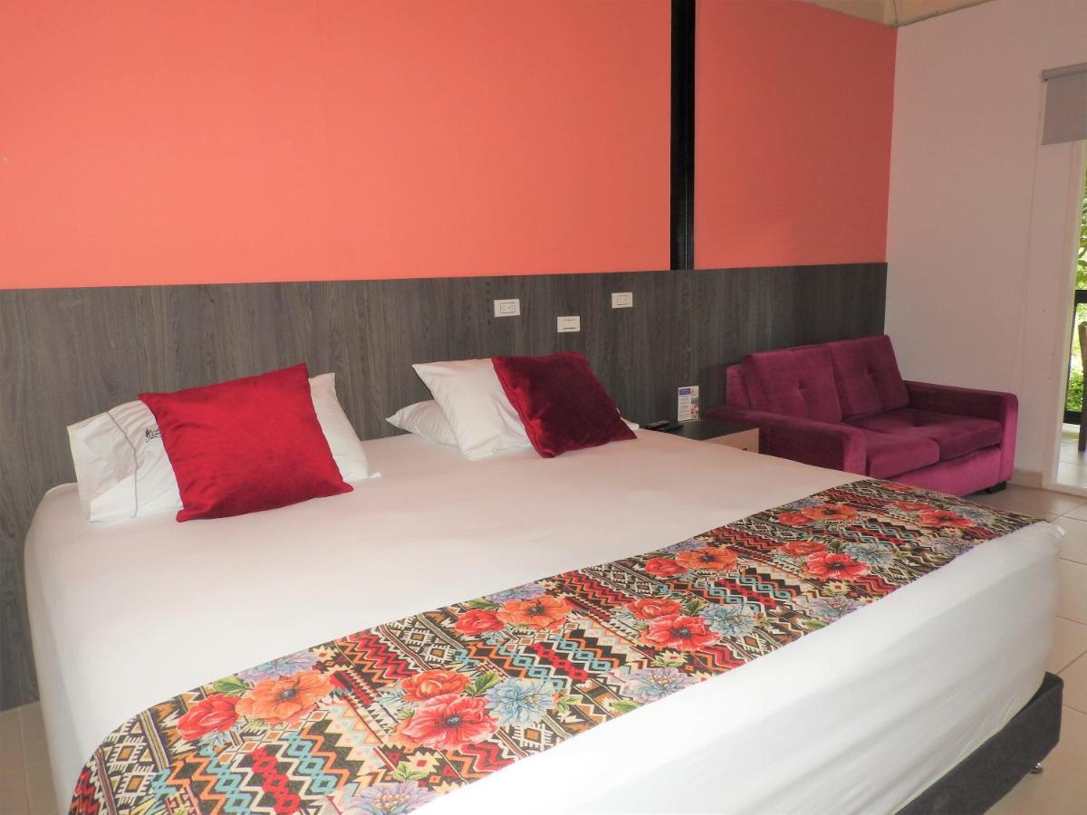 Villa Juana Hotel Cerritos 外观 照片